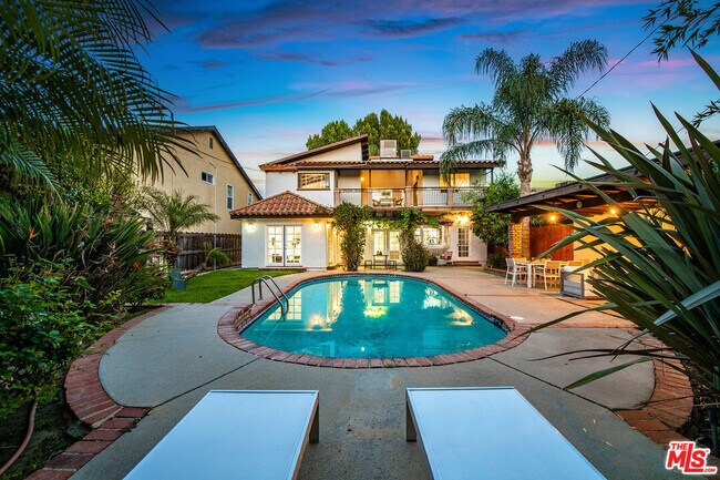 Foto del edificio - 4115 Laurelgrove Ave