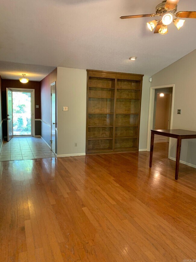 Foto del edificio - 2314 Peach Tree Dr