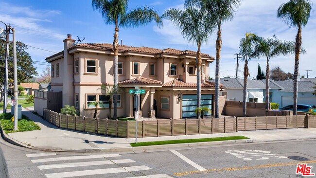 Foto del edificio - 5136 Berryman Ave