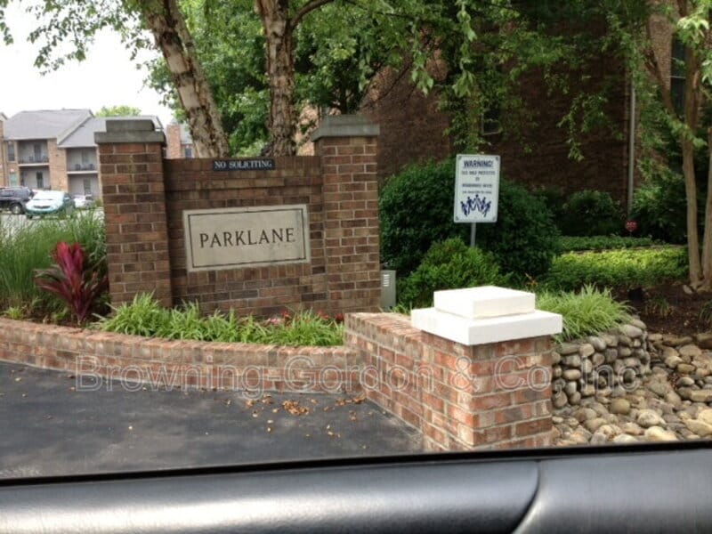 Photo - 302 Sloan Road