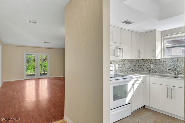 Foto del edificio - 714 111th Ave N