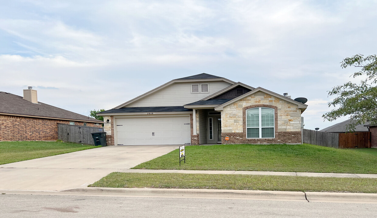 Primary Photo - 2808 Tarrant County Dr