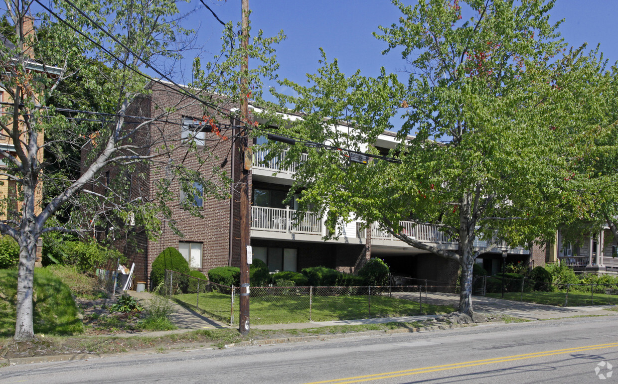 Building Photo - 220 S Negley Ave