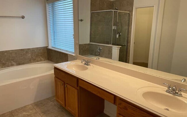 Foto del edificio - 9904 Crawford Farms Dr