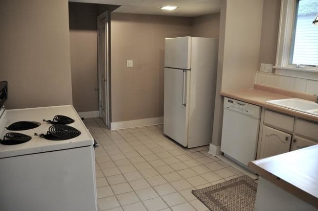 Foto del edificio - 3 bedroom in Naperville IL 60563