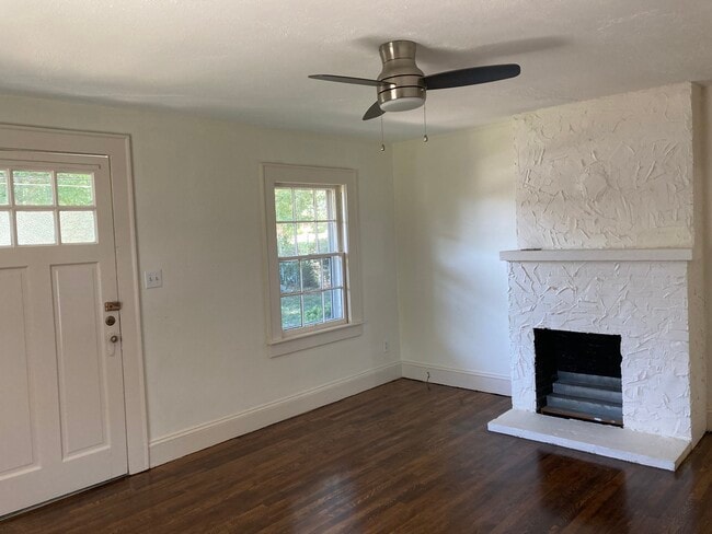 Building Photo - 1002 4th Street Dr NW