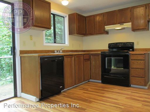 Building Photo - 2 br, 1.5 bath House - 29570 SW Volley Str...