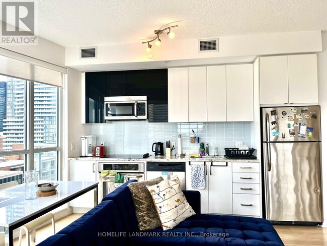 Building Photo - 89 Dunfield Ave