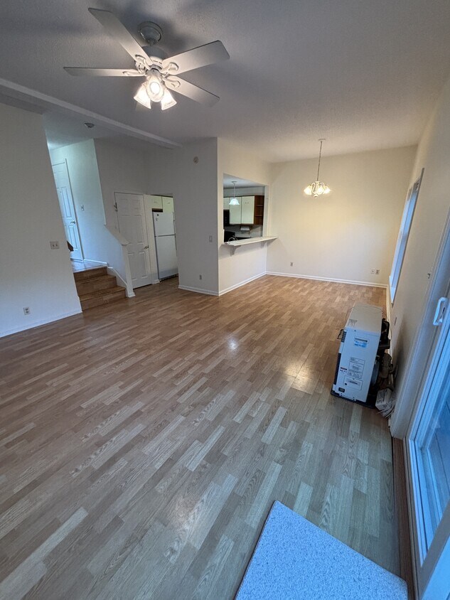 Foto principal - 14 Sadler Dr