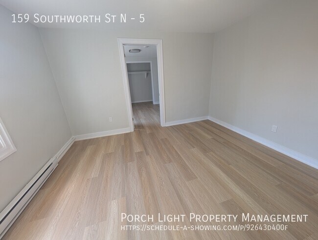 Photo du bâtiment - Bright and Fully Remodeled 2 Bedroom