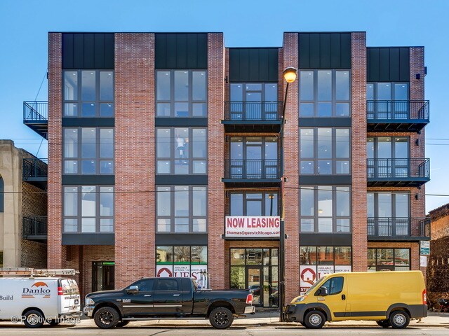 Primary Photo - 5139 N Broadway St