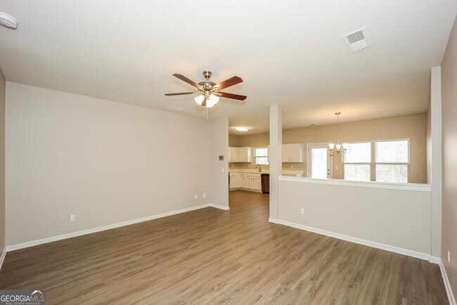 Foto del edificio - 26 Belmont Park Ln