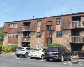 Building Photo - 219 Sierra Ct