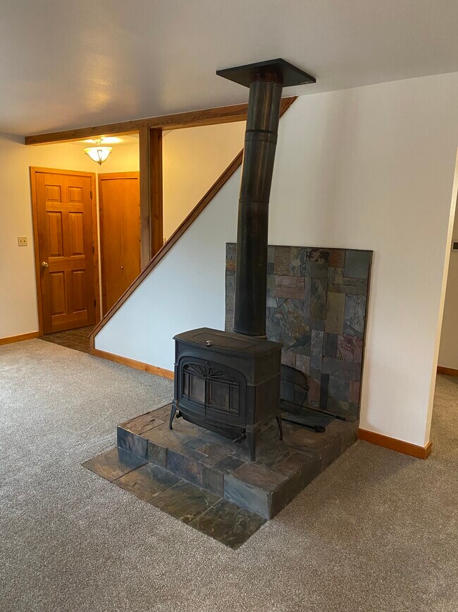 Foto del edificio - 304 Cabin Creek Rd