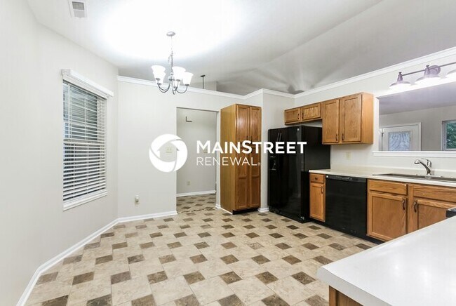 Building Photo - 3 Bedroom Pet-Friendly Home in Greenfield, IN with Main Street Renewal