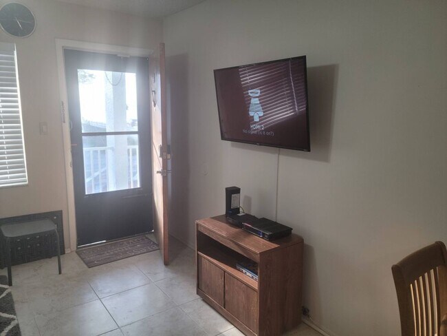 Foto del edificio - Harbor House one bed one bath