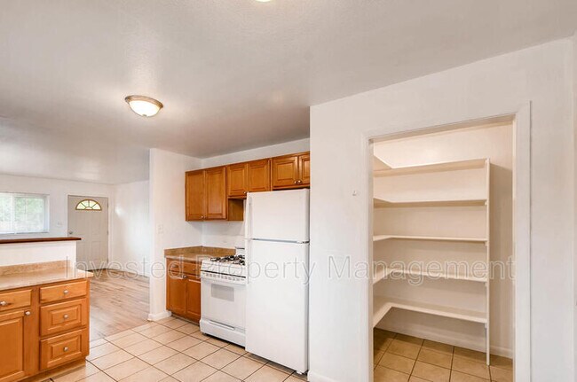 Building Photo - 79 W Del Mar Cir