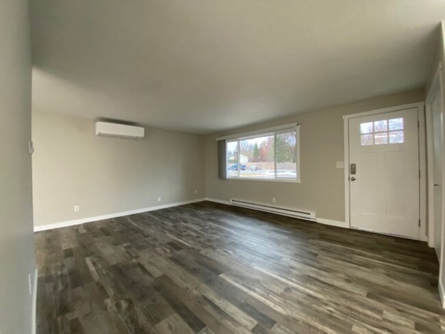 Building Photo - 2720 S McCabe Rd