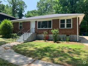 Building Photo - 2715 Larkspur Dr SE