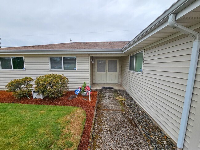 Foto del edificio - 3642 Meadow Park Loop NE