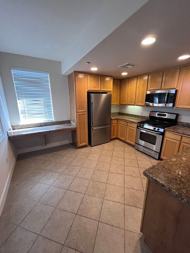 Building Photo - BEAUTIFUL CONDO AT THE PHOENICIAN IN ROSEV...