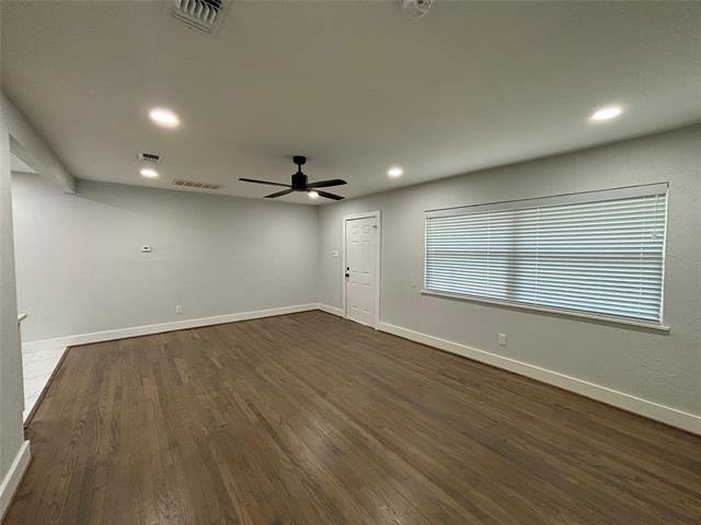 Building Photo - 10433 Plummer Dr