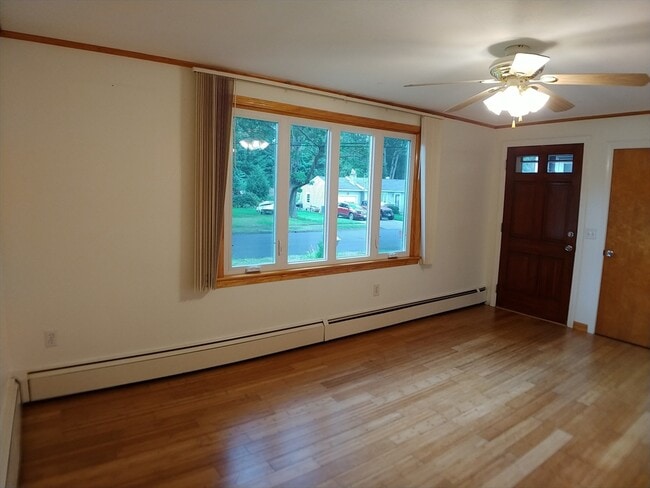 Building Photo - 45 Kinglet Dr