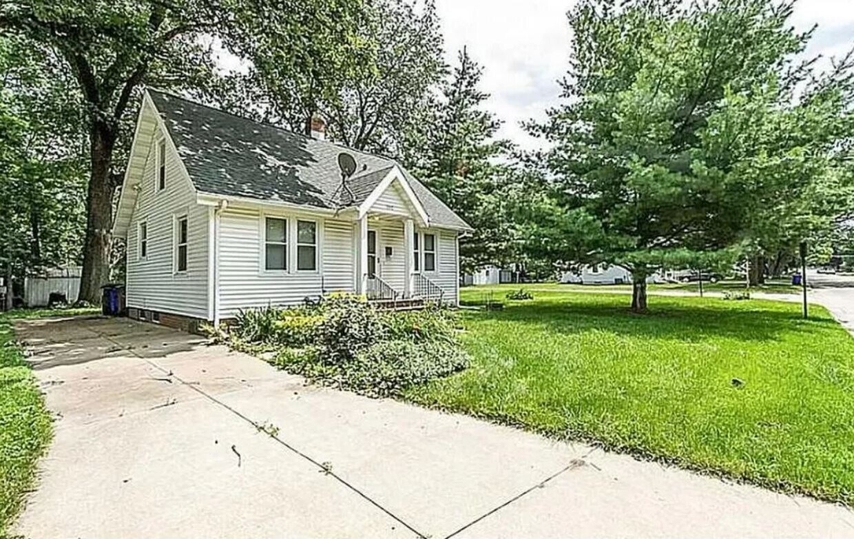 Foto principal - 390 30th St SE