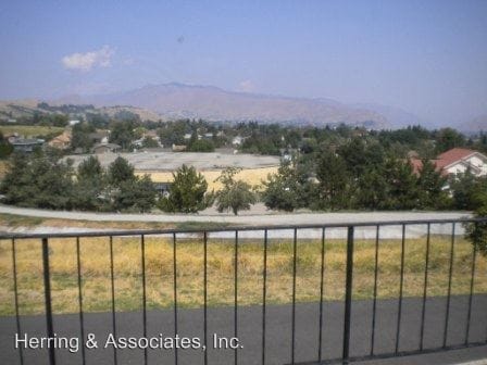 Building Photo - 1826 Rocklund Dr