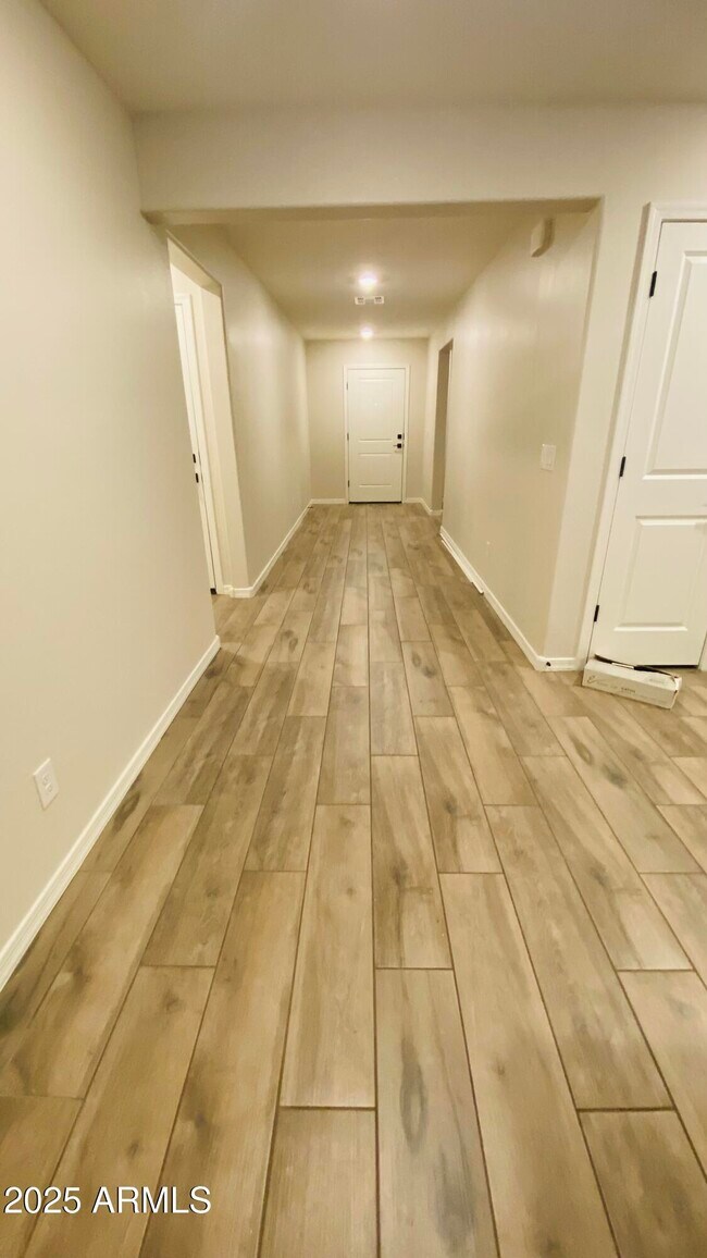 Foto del edificio - 17461 W Molly Ln