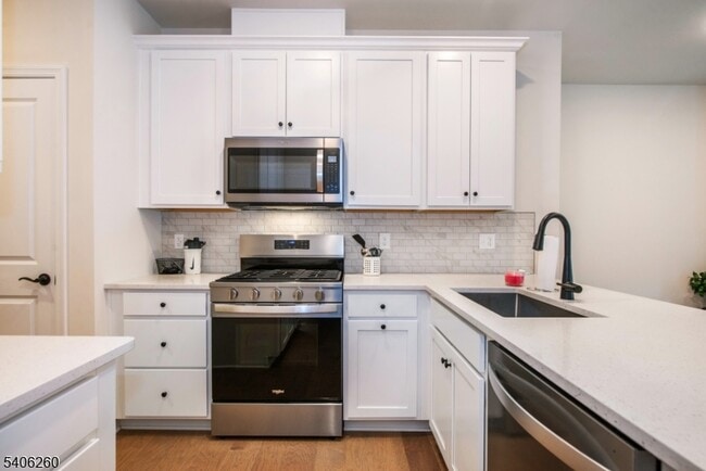 Foto del edificio - 222 Jessie Pl