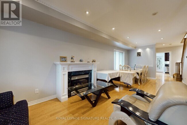 Photo du bâtiment - 950 Greenwood Ave