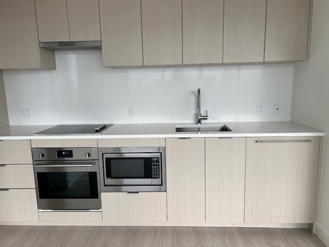 Photo du bâtiment - 13675-1107A 107A Ave