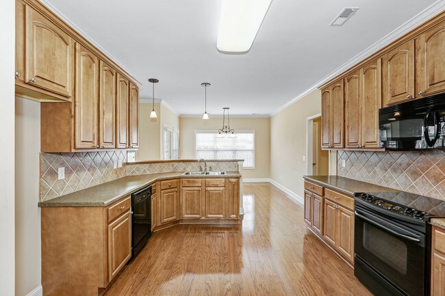 Building Photo - 117 Summer Trace Ln