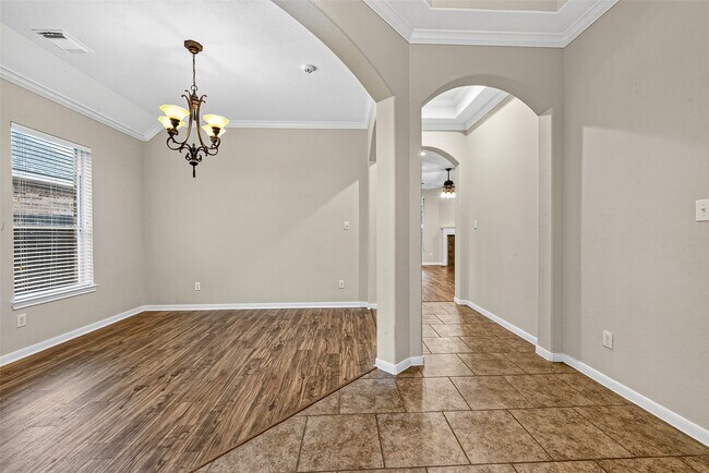 Foto del edificio - 24222 Lake Path Cir