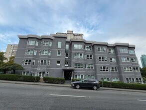 Building Photo - 921 Thurlow St