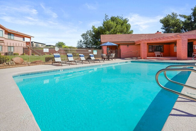 Resort style pool wtih resort style amenities - Sunset Springs Apartments