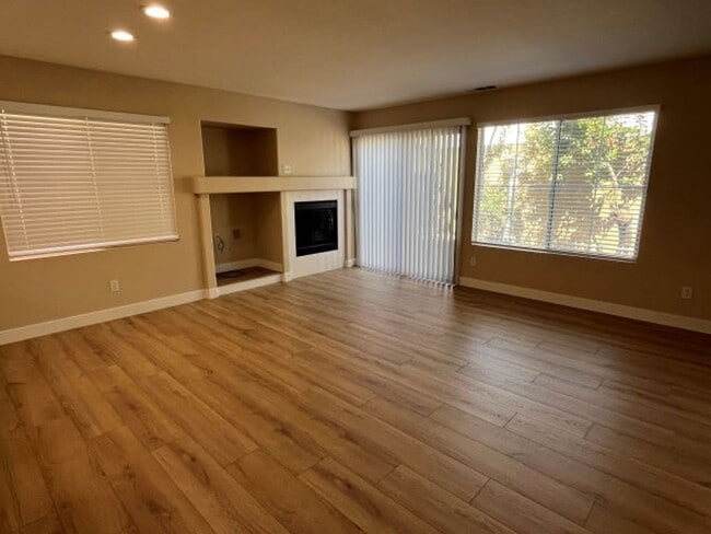 Building Photo - Central Fremont Single Family Gem has bran...
