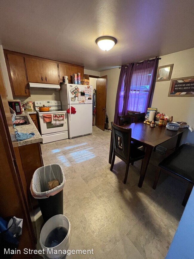 Foto del edificio - 2 br, 1 bath House - 240 N Locust St.