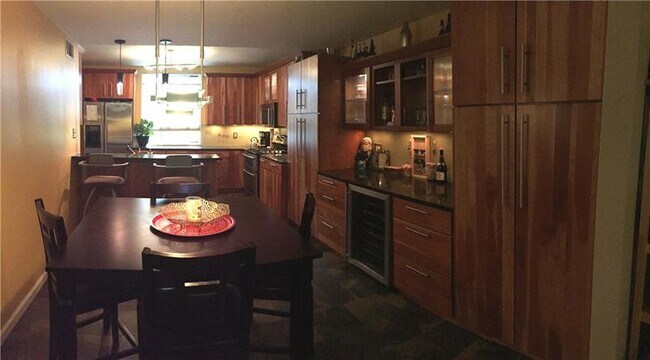 Foto del edificio - 1593 Pinehurst Dr