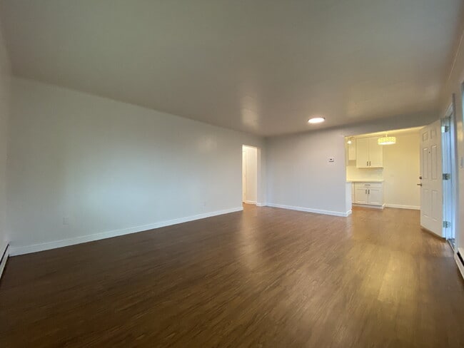 Building Photo - Cozy 1-Bed Retreat Overlooking Bellingham Bay with Utilities Savings!