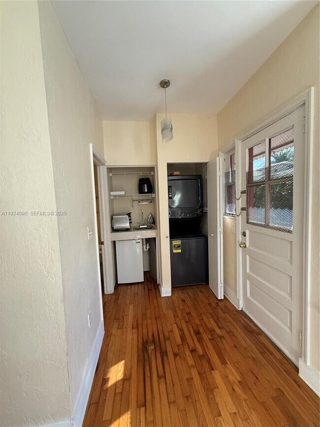 Foto del edificio - 1550 Jefferson Ave