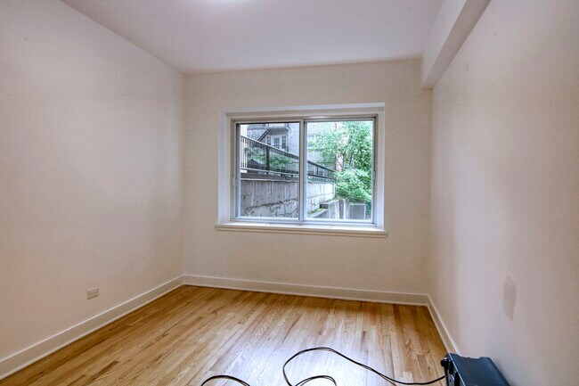Building Photo - 3435 Rue Drummond