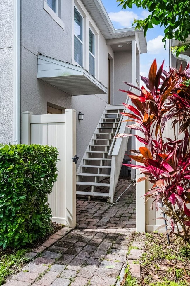 Building Photo - New Windermere Rental