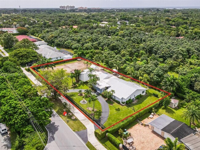 Foto del edificio - 6900 SW 136th St