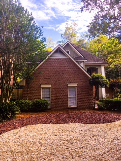 Building Photo - 1466 Woodley Rd