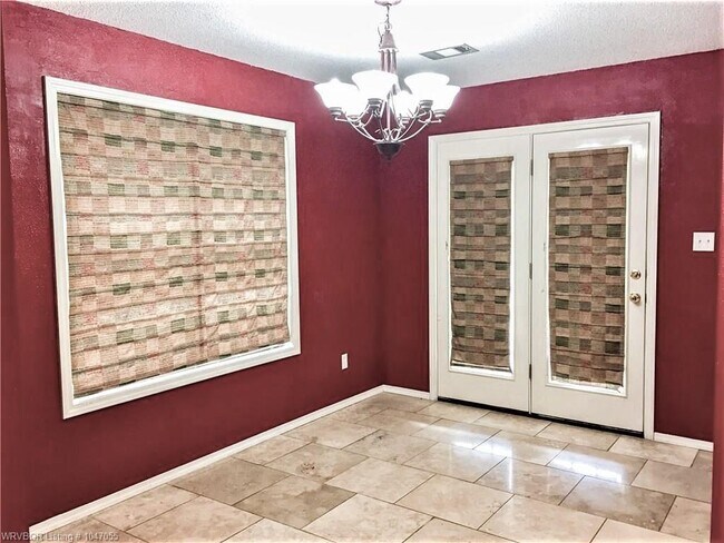 Foto del edificio - 6700 Fallstone Rd
