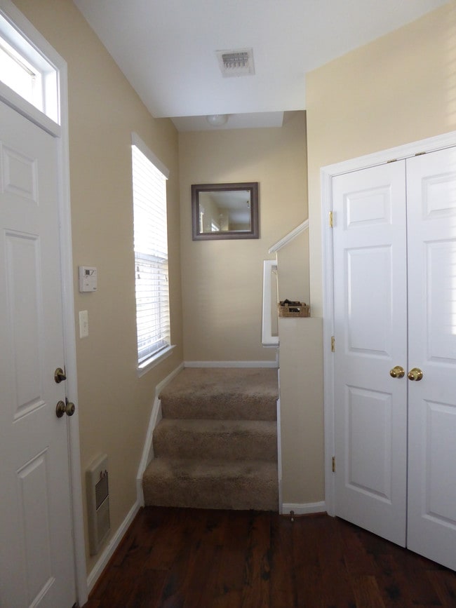 Photo - 21822 Jarvis Sq Apartment