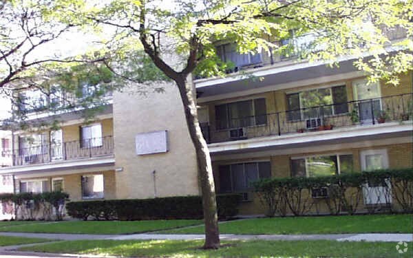 Primary Photo - 2135 Lorraine Ave