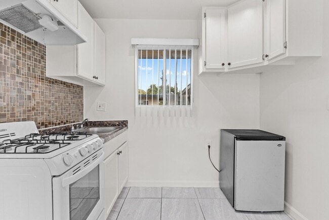 Building Photo - 4533 Pickford St